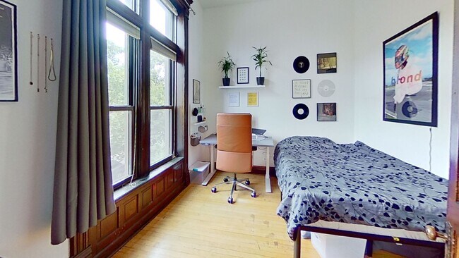 Foto del edificio - 859 W Oakdale Ave