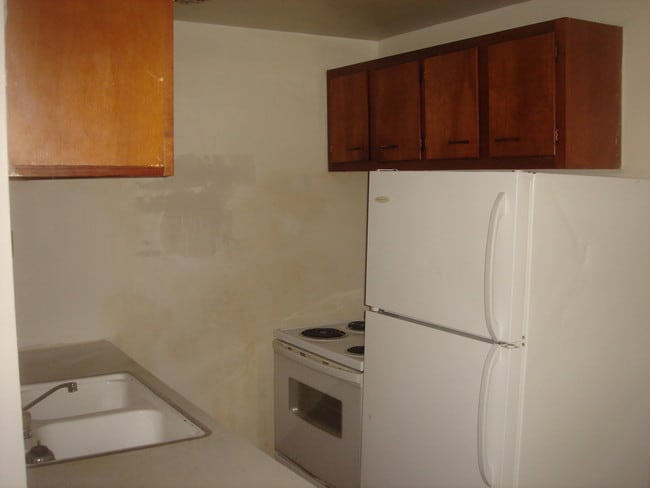 Kitchen - 3838 Washington Ave