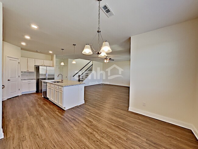 Foto del edificio - 5121 Jack Byrnes Dr