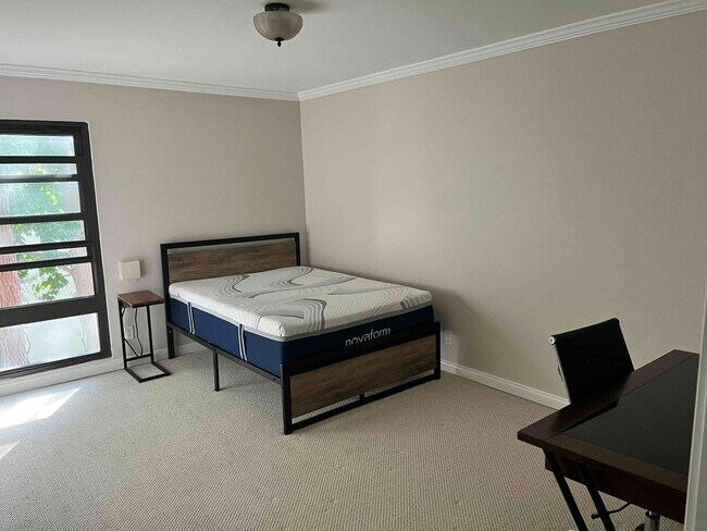 Foto del edificio - 7740 Redlands St