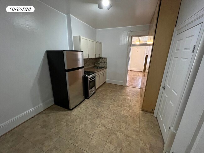 Foto del edificio - 448 W 49th St