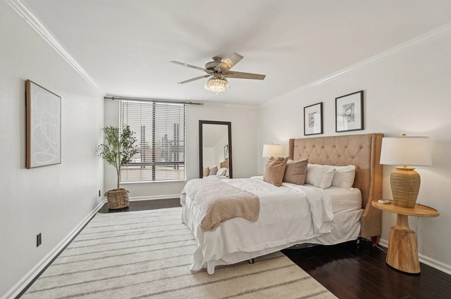 Foto del edificio - 7320 Hawthorn Ave