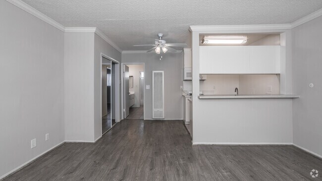 1HAB, 1BA - 725 ft² - Terrace at the Village