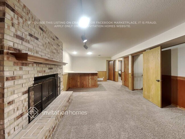 Foto del edificio - 5565 Knoll Dr