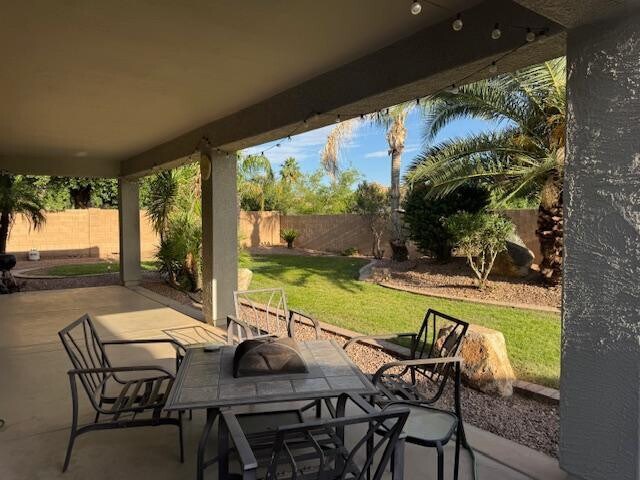 Foto del edificio - 4075 E Oxford Ln