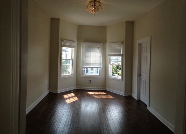 Foto del edificio - 3418 W McLean Ave