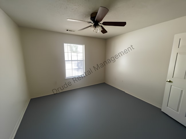 Building Photo - 41459 S Range Rd
