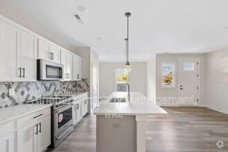 Building Photo - 384 Ginsberg Rd