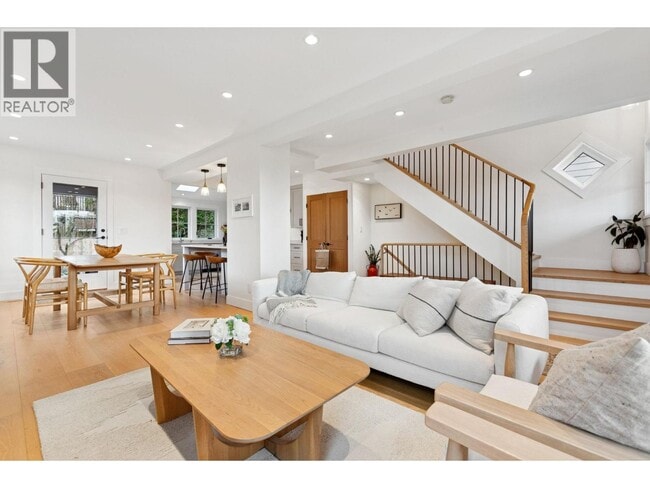 Building Photo - 230 28th St E