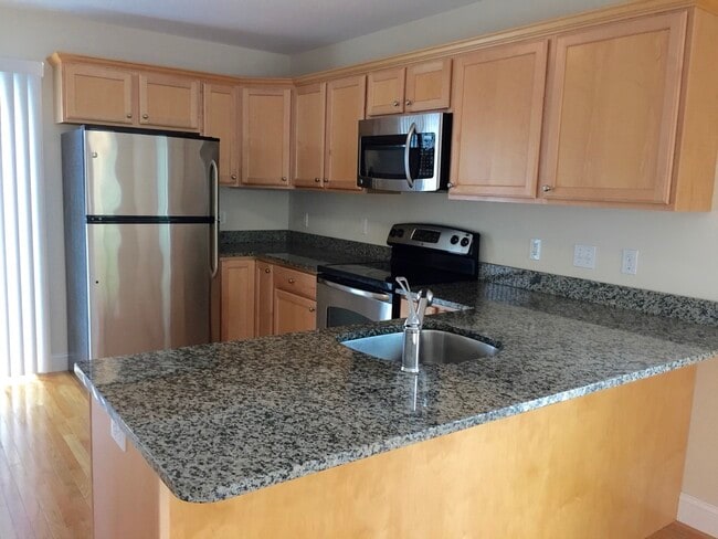 Building Photo - 12 Heron Cove Dr