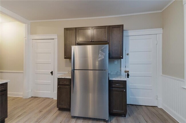 Building Photo - 64 Oakley Rd