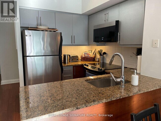 Building Photo - 83 Redpath Ave