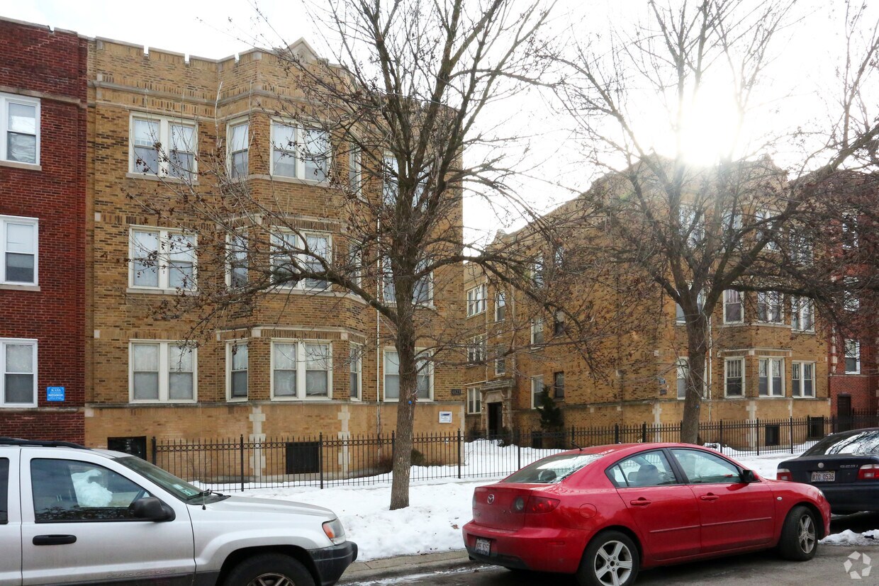 Building Photo - 4817-4823 N Wolcott Ave