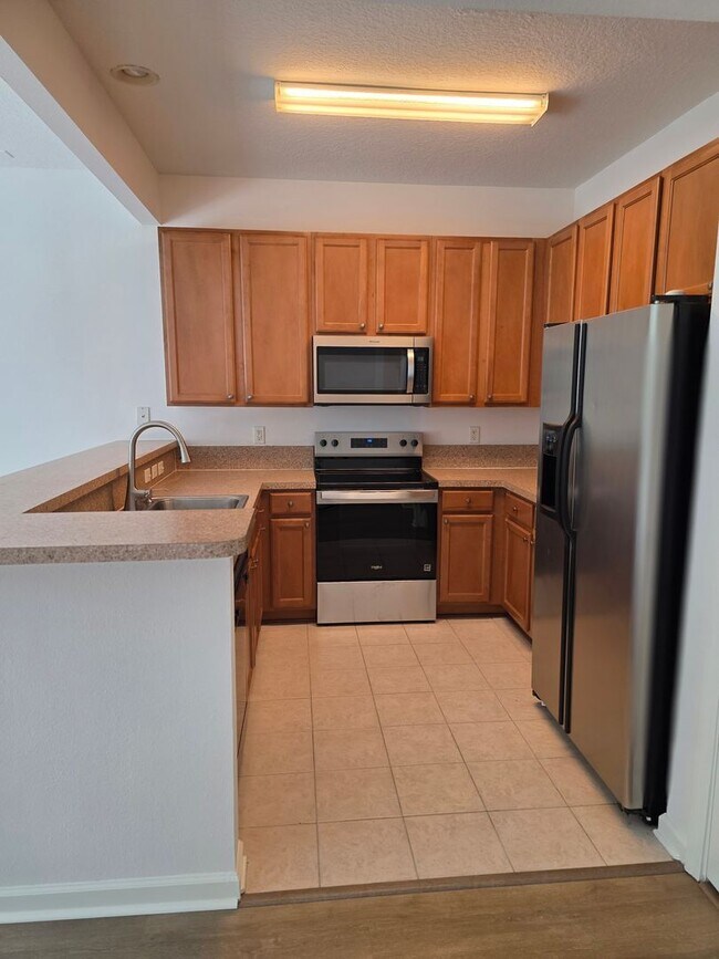 Building Photo - Bartram Park Townhome