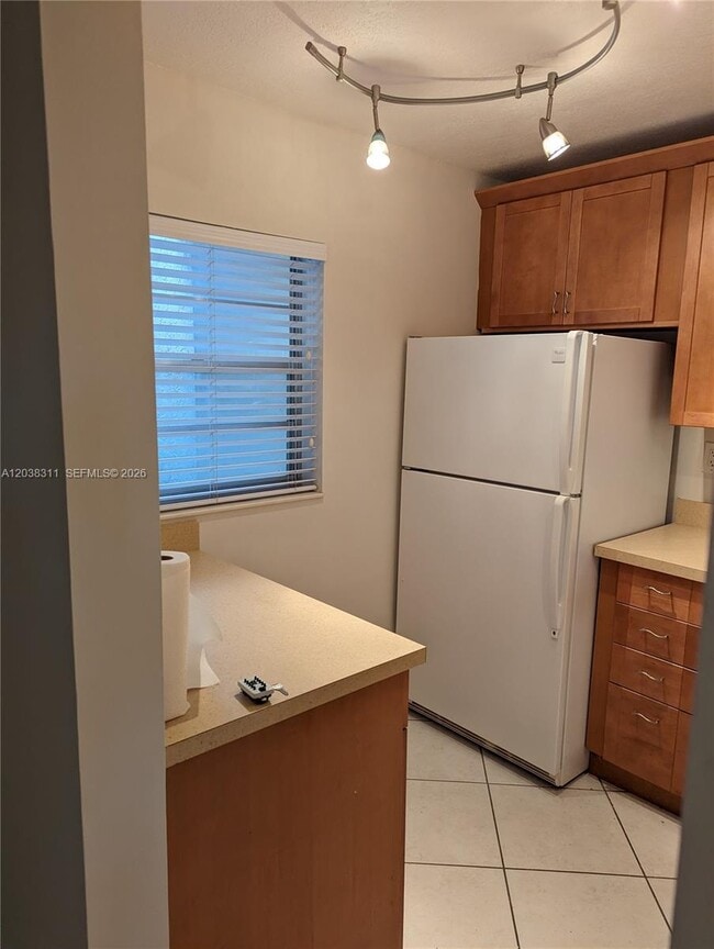 Foto del edificio - 9460 Tangerine Pl