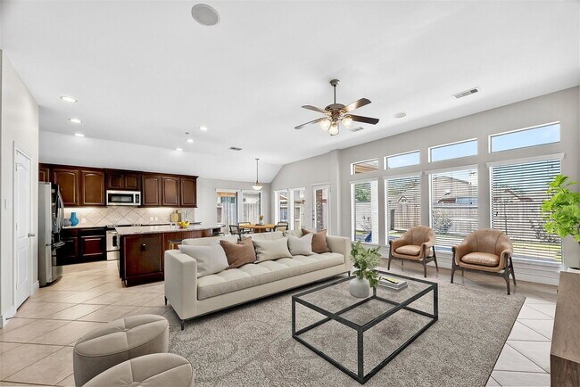Building Photo - Summer Cloud Lane, Pearland, TX 77584 - 4 BR 2.5 BA single-family home