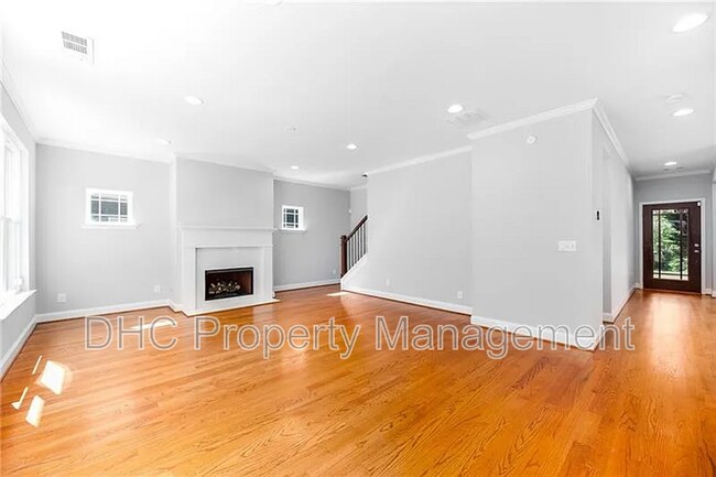 Building Photo - 1765 Stoney Creek Dr SE