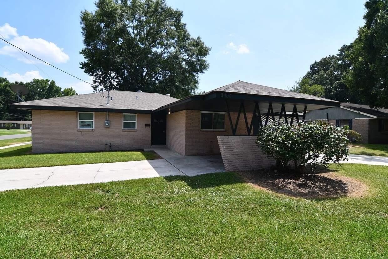 Newly updated, 3 bedroom, 1.5 bath home in Baker - Newly updated, 3 bedroom, 1.5 bath home in Baker