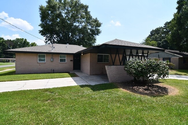 Newly updated, 3 bedroom, 1.5 bath home in Baker - Newly updated, 3 bedroom, 1.5 bath home in Baker