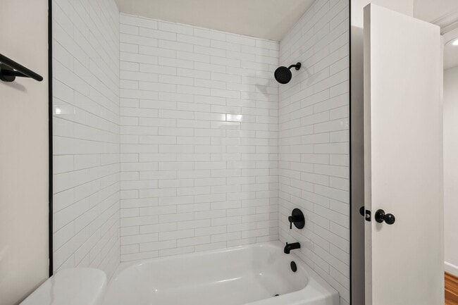 Foto del edificio - 1640 W Northwest Blvd