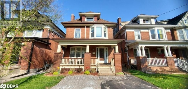 Building Photo - 115-115 Balsam Ave S