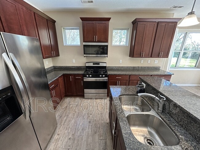 Building Photo - 1763 Jason Ave