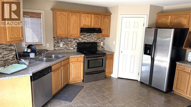 Building Photo - 4671 Unicorn Ave