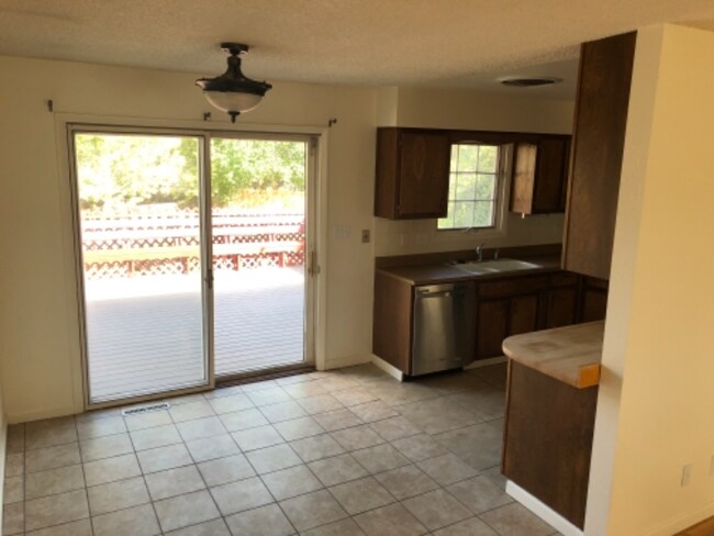 Foto del edificio - 1557 N 15th St