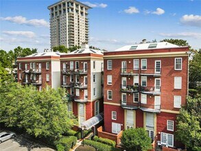 Building Photo - 2840 Peachtree Rd NW