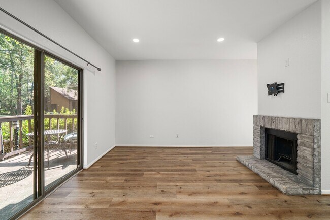 Building Photo - 11711 Memorial Dr