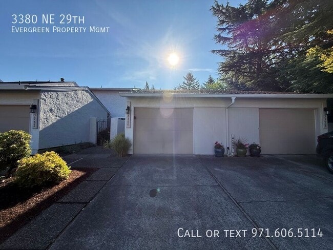 Building Photo - 3380 NE 29th St