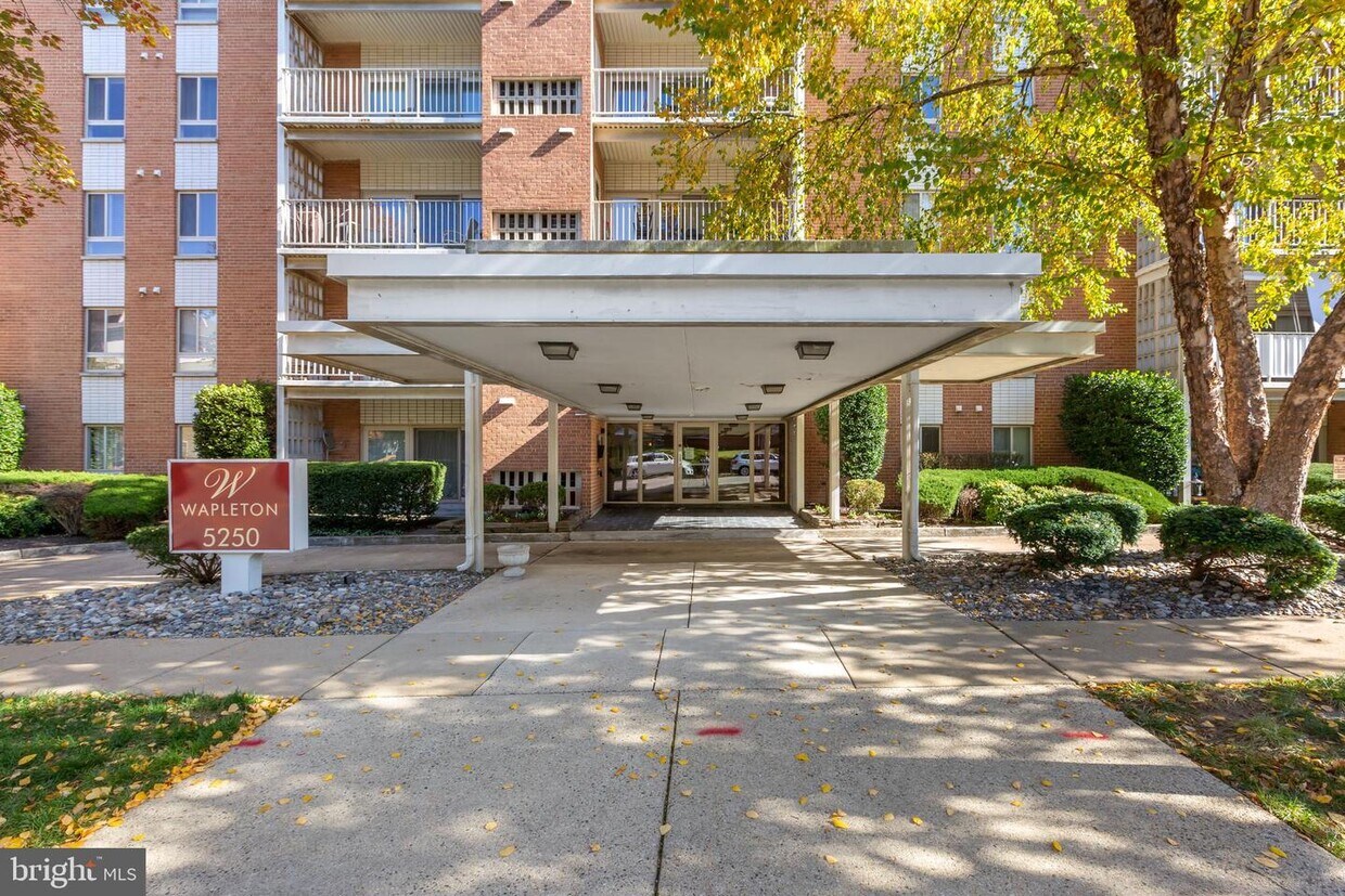 Foto principal - 5250 Valley Forge Dr