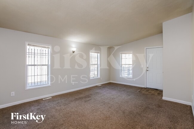 Building Photo - 5650 Askew Ave