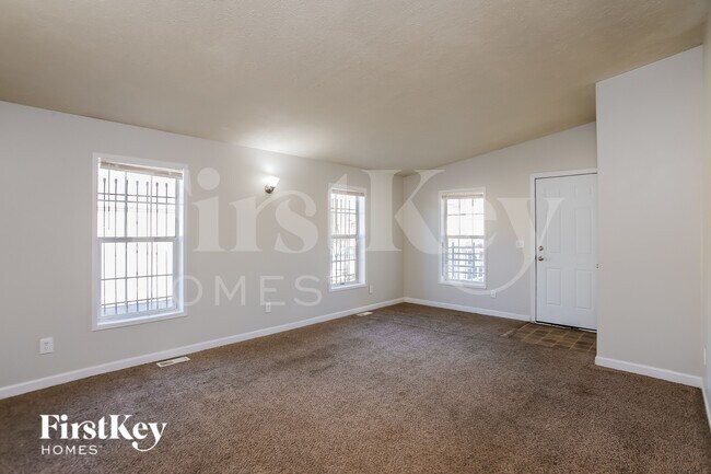 Foto del edificio - 5650 Askew Ave