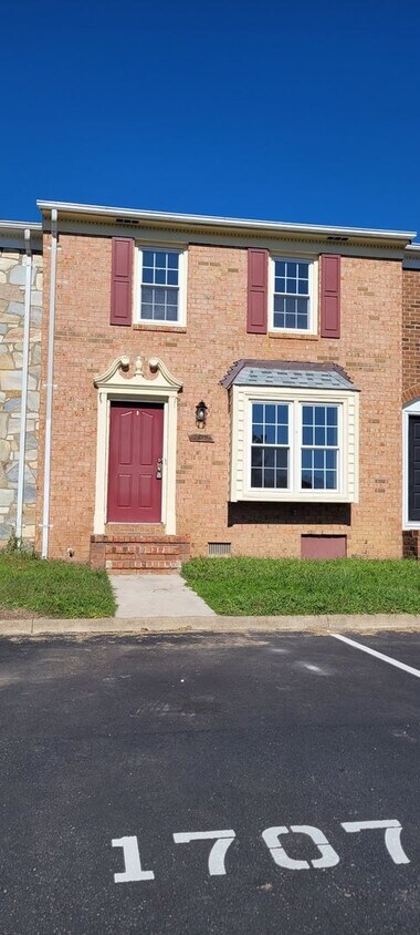 Foto principal - SOUTH STAFFORD TOWNHOME FOR RENT
