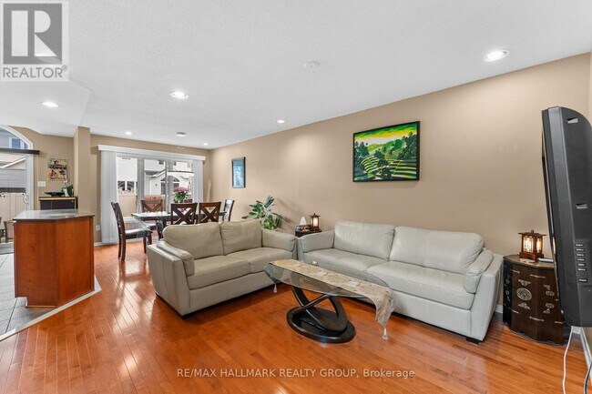 Building Photo - 2250 Silverado Crescent