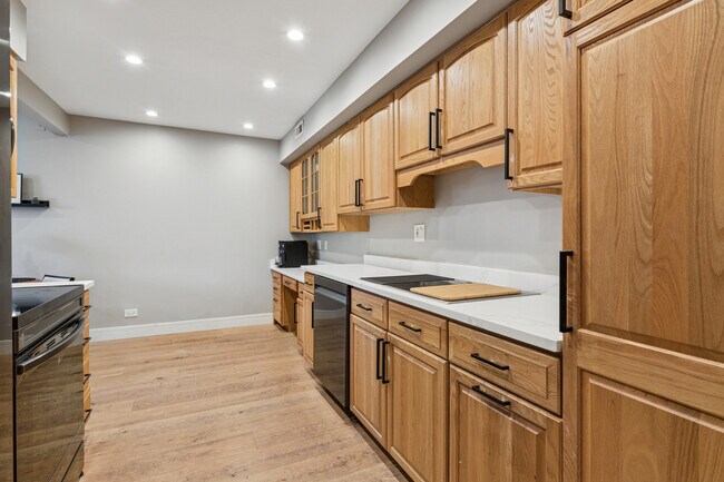 Foto del edificio - 837 Pahl Rd