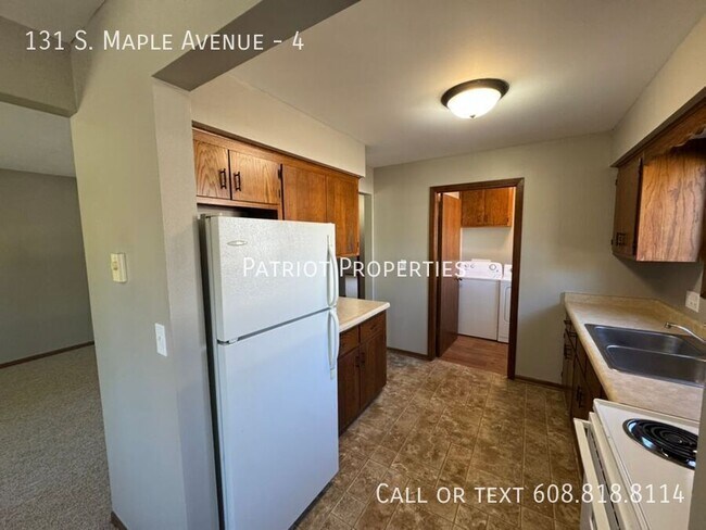 Building Photo - Conveniently Located 2 Bedroom - 1 Bath Un...