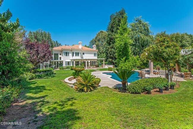 Building Photo - 31858 Saddletree Dr