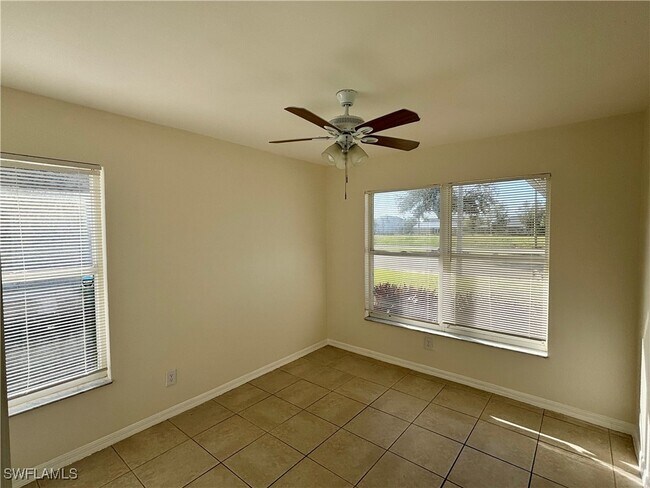 Foto del edificio - 1017 Cape Coral Pkwy W
