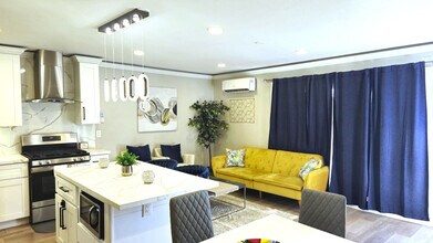 Building Photo - 1059 Gillespie Dr