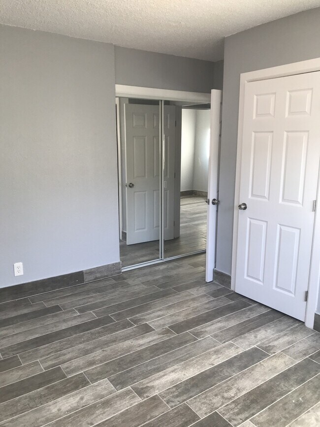 Foto del edificio - 10415 S Broadway