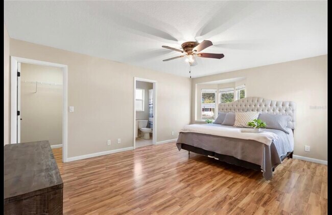 Foto del edificio - 110 42nd Ave N