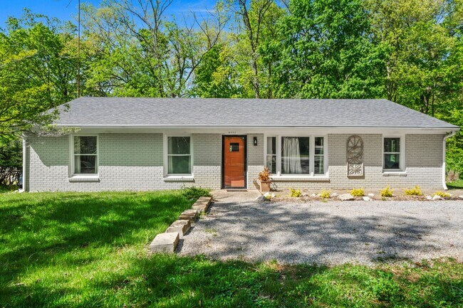 Building Photo - 3 Bedroom Furnished in Oldham County