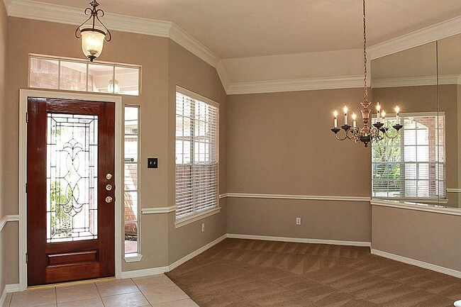 Building Photo - 30 E Sienna Pl