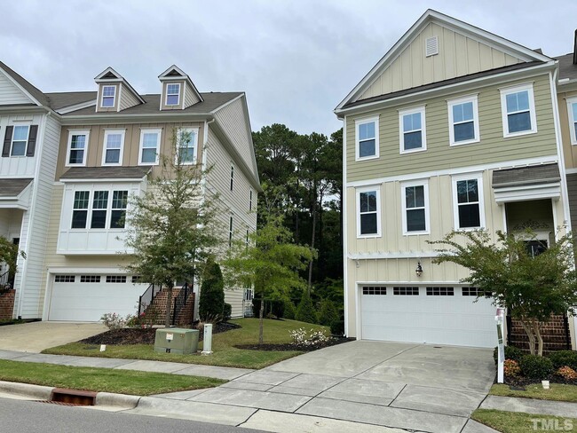 Building Photo - 626 Edgewater Ridge Ct