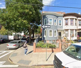 Building Photo - 168-29 89th Ave
