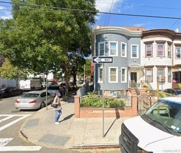 Building Photo - 168-29 89th Ave