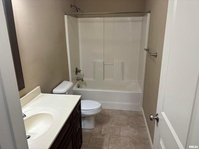 Building Photo - 2315 W Paddington Ct