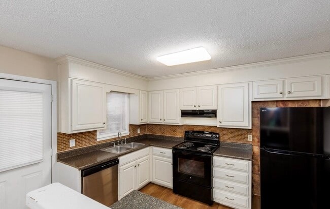 Building Photo - 2517 Wright Cir